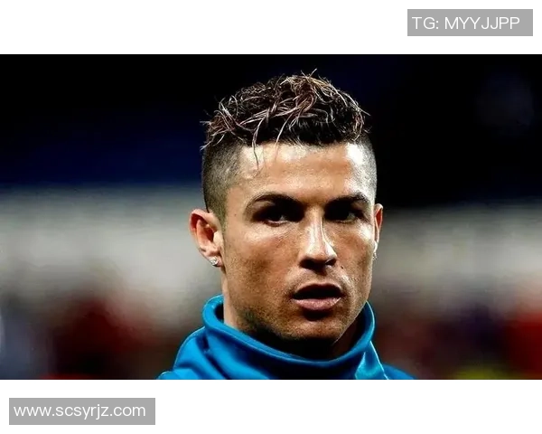 足球巨星C罗魅力写真展现运动之美与个人风采的完美结合